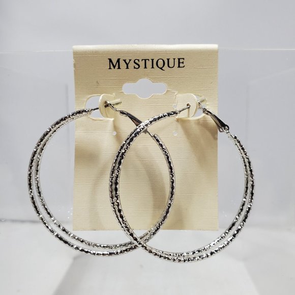 Mystique silver metal hammered 2 row hoop earring - Picture 2 of 6